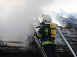 5 zastępów straży zadysponowano do pożaru budynku w Biadaczu