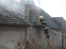 5 zastępów straży zadysponowano do pożaru budynku w Biadaczu