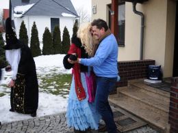 W Opolu-Winowie tradycyjnie wodzą niedźwiedzia