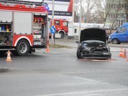 Wypadek na skrzyżowaniu ulic Wrocławskiej z Nysy Łużyckiej. Dwie kobiety ranne