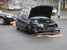 Wypadek na skrzyżowaniu ulic Wrocławskiej z Nysy Łużyckiej. Dwie kobiety ranne