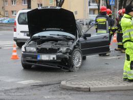 Wypadek na skrzyżowaniu ulic Wrocławskiej z Nysy Łużyckiej. Dwie kobiety ranne