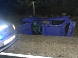 Rozbił Opla w przydrożnym rowie i uciekł