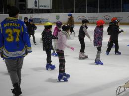 Zimowa akademia sportu na lodowisku toropol