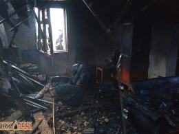 Nieprawidłowe składowanie materiału palnego przyczyną pożaru domu w Bażanach