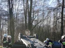 Mercedes dachował w Przysieczy