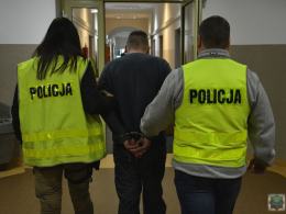 Fałszywi policjanci chcieli wyłudzić pieniądze od 77-latki