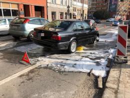 Zderzenie widlaka z BMW spowodowało duże utrudnienia w centrum miasta