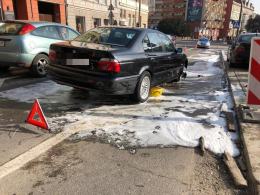 Zderzenie widlaka z BMW spowodowało duże utrudnienia w centrum miasta