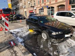 Zderzenie widlaka z BMW spowodowało duże utrudnienia w centrum miasta