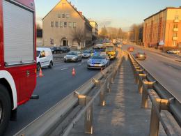 Kolizja kilku samochodów nad rondem w Opolu