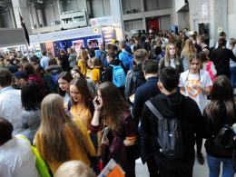 Tłumy uczniów na targach EDU w Centrum Wystawienniczo-Kongresowym w Opolu