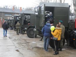 W koszarach 10 Brygady Logistycznej trwa uroczysty otwarty piknik