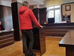 Publicznie znieważyli grupę Romów. Przed sądem się nie pojawili