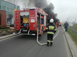 W Lewinie Brzeskim spłonął samochód osobowy