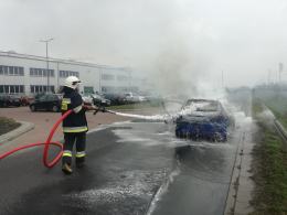 W Lewinie Brzeskim spłonął samochód osobowy