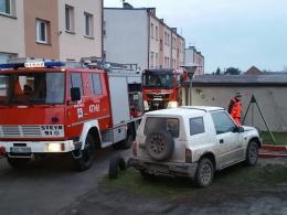Strażacy walczyli z pożarem mieszkania w Kozłowicach