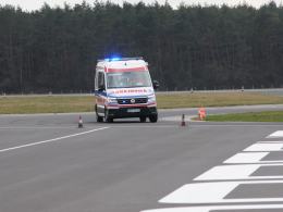 Ratownicy testują nowe karetki na..torze wyścigowym w Kamieniu Śląskim