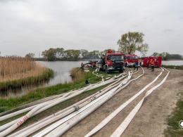 Strażacy brali udział w ćwiczeniach nt. usuwania skutków powodzi