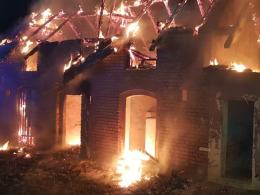 Kluczborscy strażacy walczyli z nocnym pożarem szopy