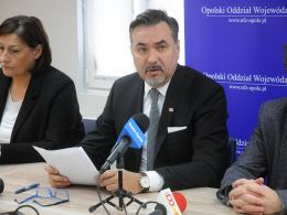 Operacje zaćmy, wstawienie endoprotezy czy badanie tomografem bez limitu? NFZ ma na to środki!