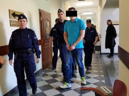 Czterech mężczyzn oskarżanych o pobicie ze skutkiem śmiertelnym stanęło dziś przed sądem