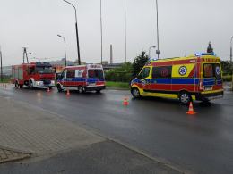 Ulica Światowida: Auto wypadło z drogi i uderzyło w ogrodzenie