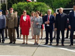 Przed Urzędem Wojewódzkim uroczyście wzniesiono flagę Polski