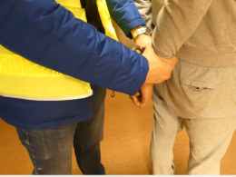 Policjanci z Ozimka zatrzymali włamywacza