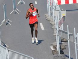 Blisko 700 biegaczy wystartowało w 9. Maratonie Opolskim