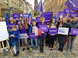 Robert Biedroń w Opolu. "Dziś przyszedł dzień, kiedy to my możemy wyspowiadać kościół"