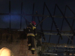 W Turawie od uderzenia pioruna zapalił się budynek
