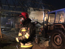 W Turawie od uderzenia pioruna zapalił się budynek