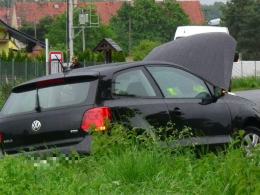 Jechała z dziećmi, na łuku drogi zjechała na przeciwległy pas ruchu