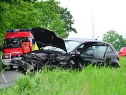 Jechała z dziećmi, na łuku drogi zjechała na przeciwległy pas ruchu