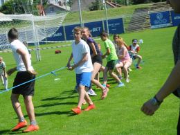 16 szkół podstawowych rywalizowało na stadionie Odry podczas sportowego Dnia Dziecka