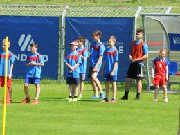16 szkół podstawowych rywalizowało na stadionie Odry podczas sportowego Dnia Dziecka