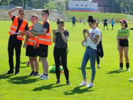 16 szkół podstawowych rywalizowało na stadionie Odry podczas sportowego Dnia Dziecka