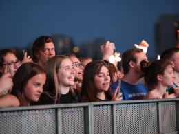 Mocne brzmienia na błoniach Politechniki. Tłumy Opolan na Rock Opole 2019