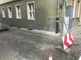 Montaż drugiej toalety bezdotykowej w centrum Opola utrudniał dojazd do pracy