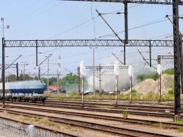 Płoną podkłady kolejowe przy ulicy Rekreacyjnej w Opolu