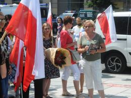 Narodowcy, społecznicy i organizacje przeciwne LGBT zjednoczyły się w kontrmanifestacji