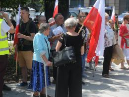 Narodowcy, społecznicy i organizacje przeciwne LGBT zjednoczyły się w kontrmanifestacji