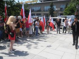 Narodowcy, społecznicy i organizacje przeciwne LGBT zjednoczyły się w kontrmanifestacji
