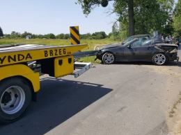Kierowca Mercedesa stracił panowanie nad pojazdem i uderzył w inny samochód