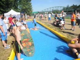 Piknik rodzinny nad Odrą przyciągnął tłumy Opolan