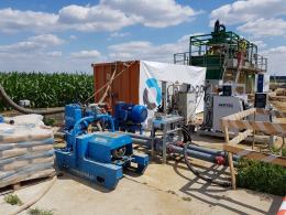 Trwają prace budowlane pod rzeką Odrą, związane z instalacją gazociągu Zdzieszowice-Wrocław
