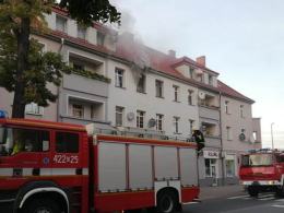 Zauważył pożar mieszkania w budynku wielorodzinnym