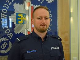 Producent muzyczny, inżynier dźwięku, pianista, ale również policjant opolskiego garnizonu