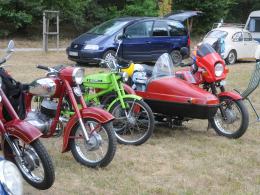Stare zabytkowe pojazdy zjechały do Dobrzenia Wielkiego. Trwa XII Zlot Oldtimerów